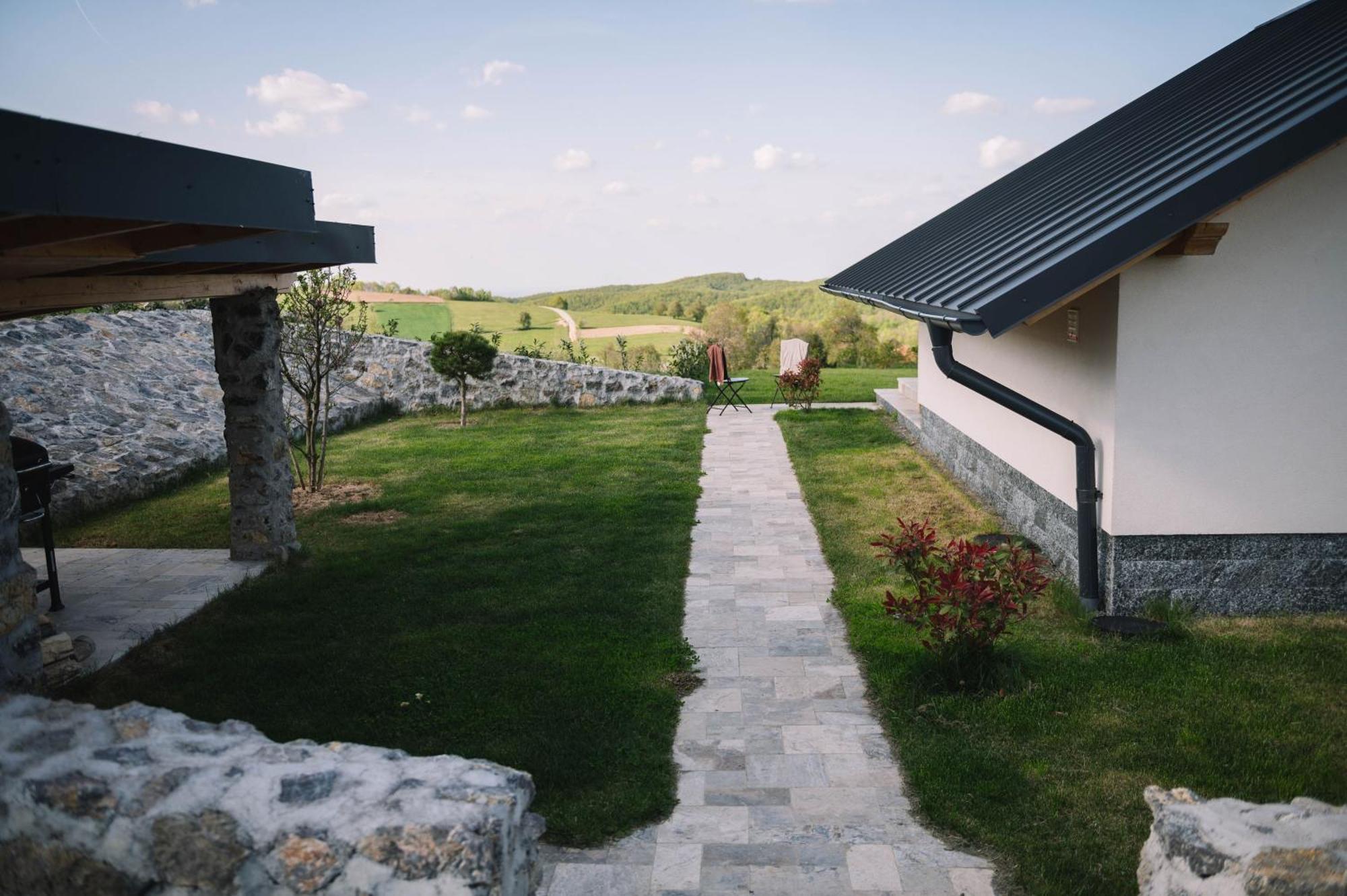 Casa Moderna In Sinteu - Intersectia Intre Modern Si Linistea Naturii Huta Voivozi 외부 사진